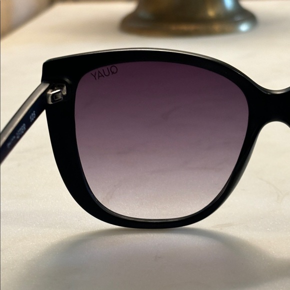 QUAY Ever After Matte Black Women’s Sunglasses Everyday Sunnies Oversized Cateye main image 12